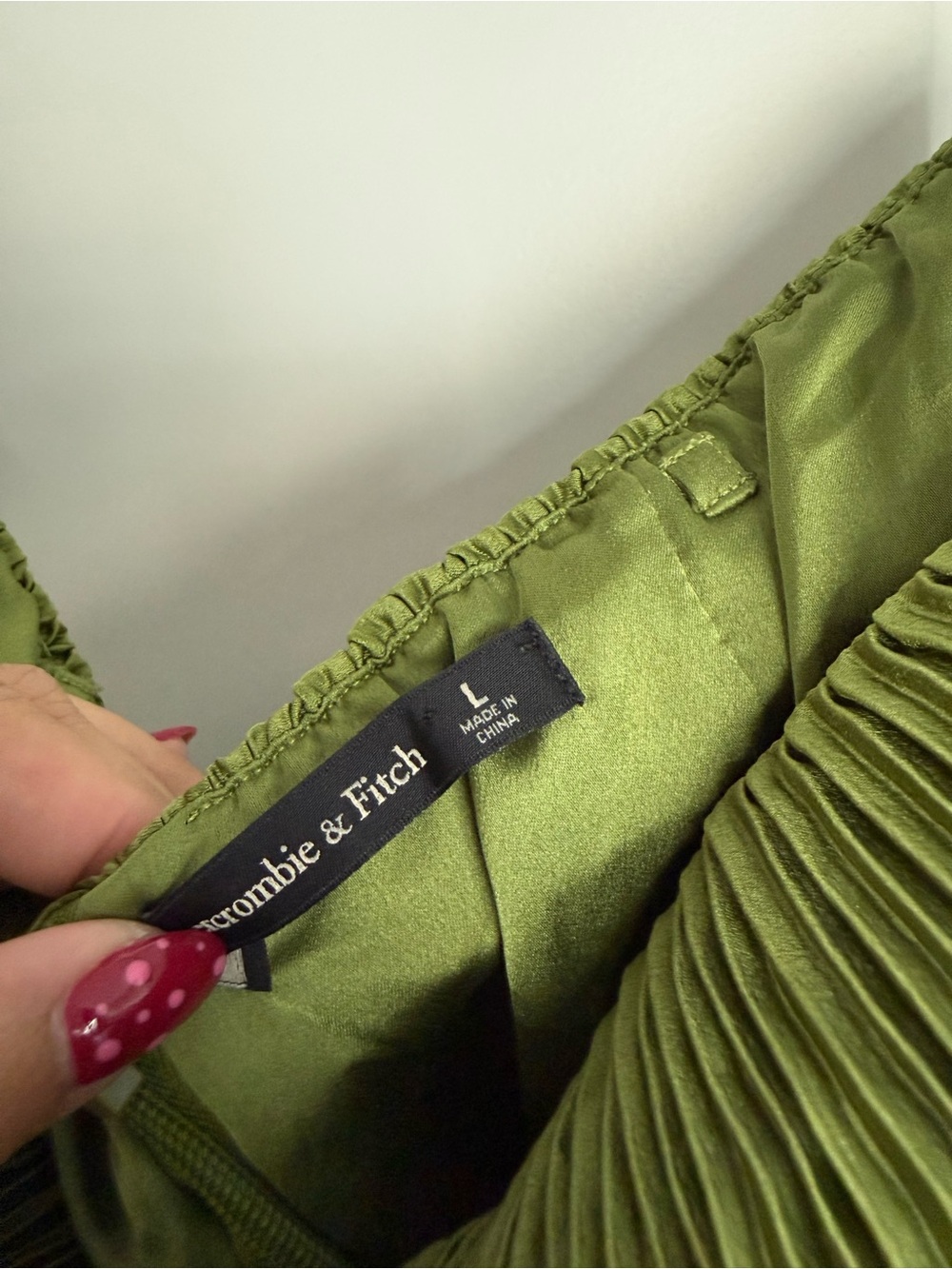 Abercrombie & Fitch Olive Green Pleated Midi Dress - Picture 2 of 2